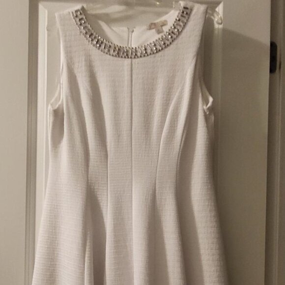 White Embellished Neckline Sleeveless A-Line Dress - Picture 1 of 3